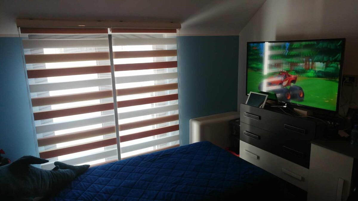 Zebra koral zavese u dečijoj sobi